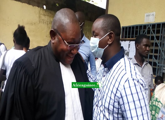Le journaliste Moussa Moise Sylla et son avocat Salif Béavogui