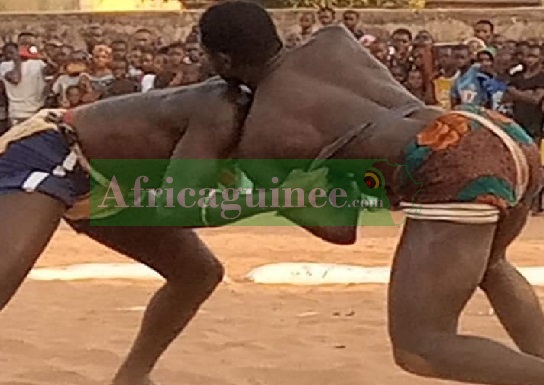 Feature image Lutte traditionnelle à Koundara