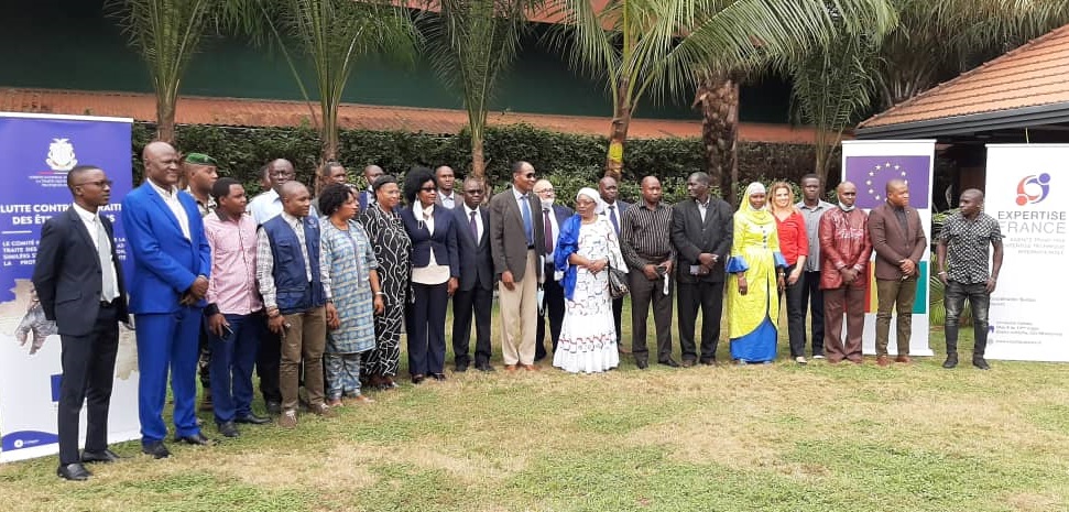 Des participants  de la formation conjointe organisée par Expertise France