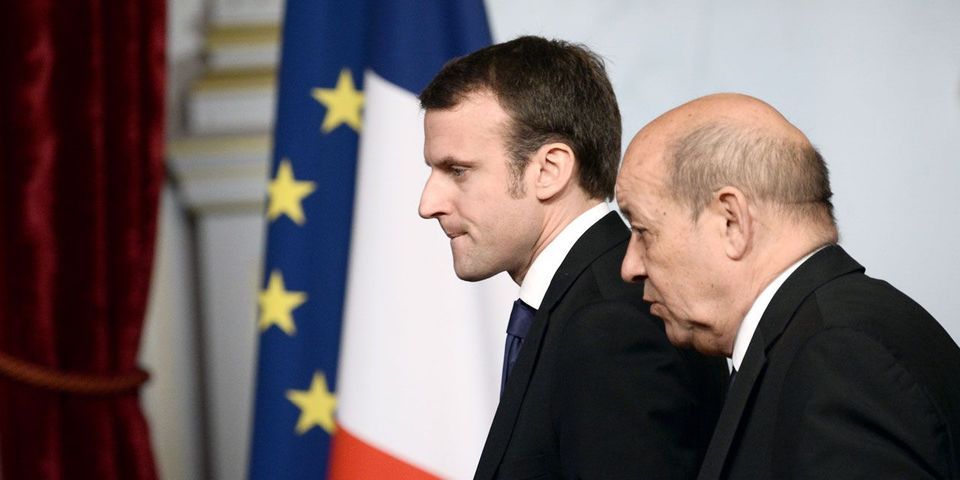 Emmanuel Macron et Jean-Yves Le Drian, ministre de l'Europe et des Affaires Etrangères