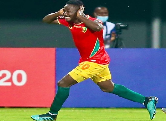 Morlaye Sylla célébrant son but face au Rwanda en 1/4 de finales du CHAN