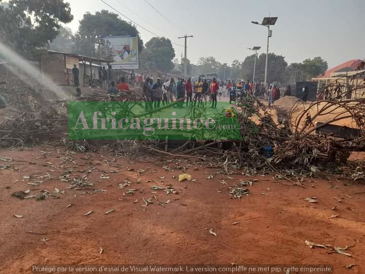 Des manifestants barricadent les rues à Dabola, image d'archive