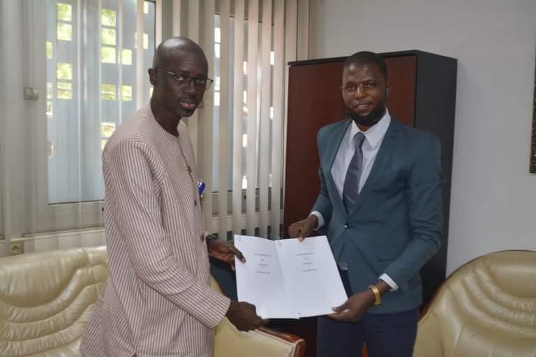 Le Directeur Général de la BIG (à gauche), M. Sidy Dieye, en compagnie du Directeur de Publication d'Africaguinee.com, M. Boubacar Diallo