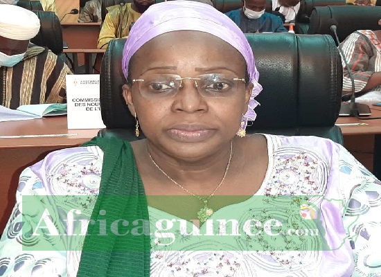 Dr Zalikatou Diallo, ministre de la citoyenneté et de l'unité nationale