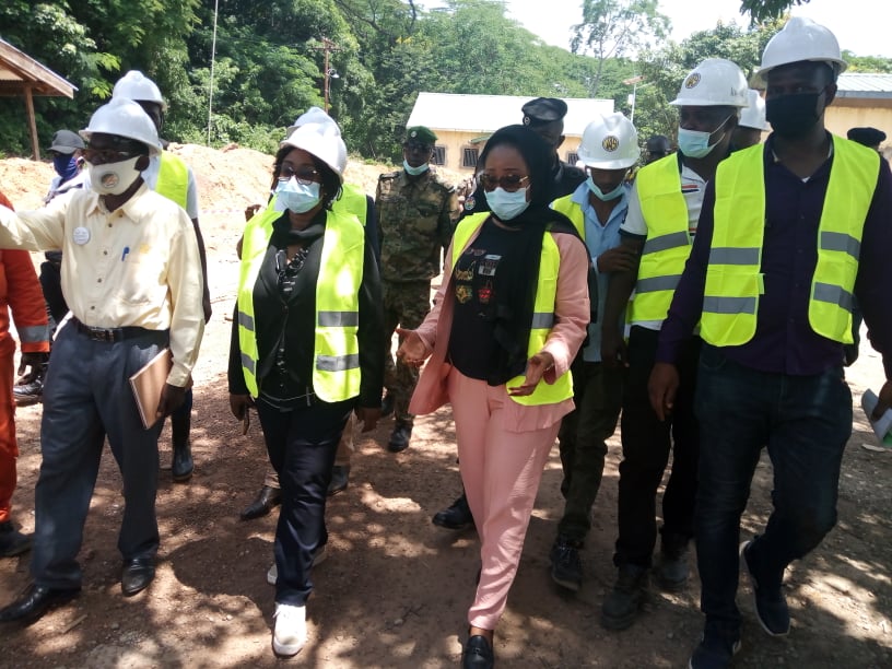 Djénab Dramé, ministre de l’enseignement technique, de la formation professionnelle et de l’emploi en visite d’évaluation des travaux de rénovation et de reconstruction de l’Ecole nationale de l’agriculture et de l’élevage (ENAE) de Tolo