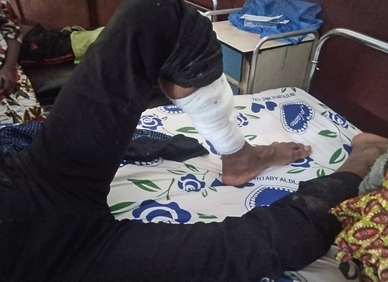 Feature image La victime Boubacar Diallo couché dans son lit d’hôpital.