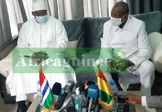 Les président guinéen et gambien Alpha Condé et Adama Barrow