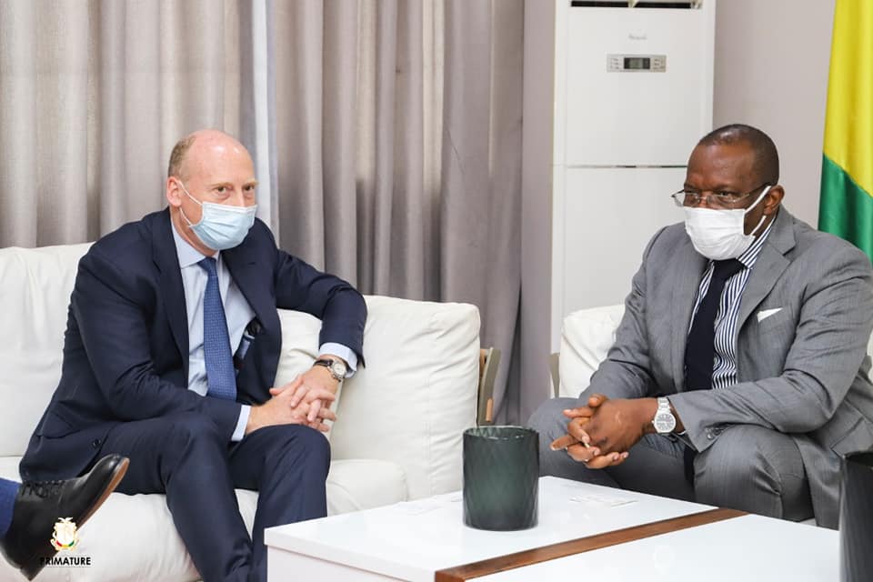 Stanislas Mittelman, Directeur Afrique Marketing et Services du Groupe Total et Dr Ibrahima Kassory Fofana, premier ministre