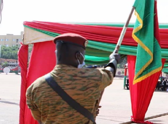 Feature image Deuil national au Burkina Faso suite à la mort de plus de cent civils tués dans une attaque terroriste