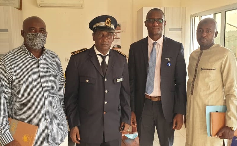Feature image Le DGA de l’AGUIPE, Hassimiou SOUARÉ et sa délégation avec le Gouverneur de Mamou Amadou Oury Diallo