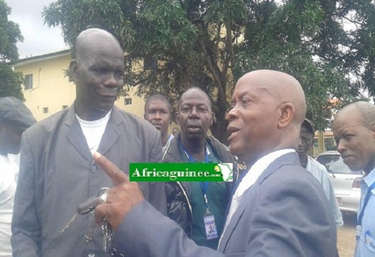 Aboubacar Soumah, secrétaire général du Slecg et son rival Oumar Tounkara