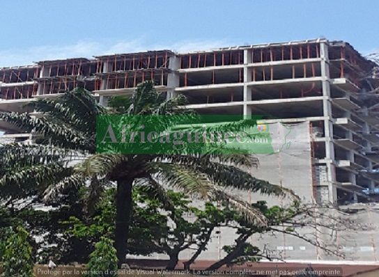 Un bâtiment en construction à Conakry