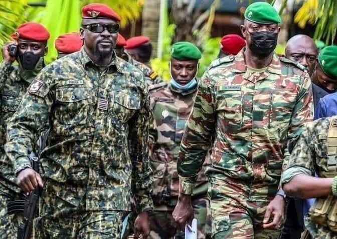 Feature image Colonel Mamadi Doumbouya, président de la transition guinéenne et colonel Balla Samoura