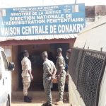 Des agents de sécurité arrêtés à la devanture de la maison centrale de Conakry