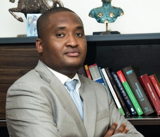 Feature image Baba Hady Thiam nommé "Avocat d'affaires de l’année" à l’occasion des Financial Afrik Awards
