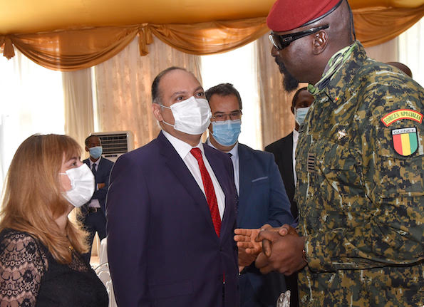 Colonel Mamadi Doumbouya, président de la transition guinéenne et des diplomates