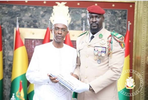 Colonel Mamadi Doumbouya, président de la transition guinéenne et le président de la Cour des Comptes Mohamed Diaré