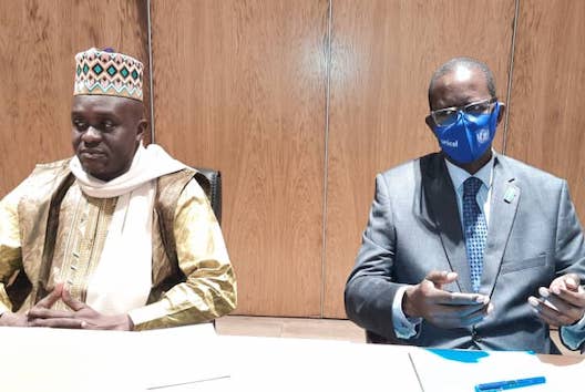Elhadj Karamo Diawara, Secrétaire Général aux Affaires Religieuses et M. Pierre Ngom, Représentant de l'UNICEF en Guinée