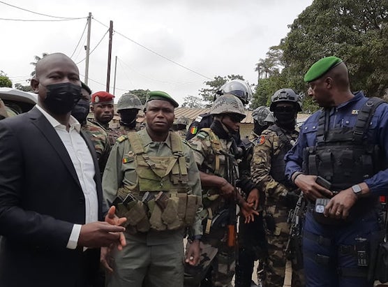 Colonel Sadiba Koulibaly Chef d’Etat-major Général des armées et colonel Balla Samoura, haut commandant de la gendarmerie