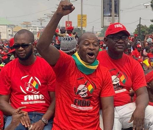 Mamadou Bailo Barry (M) lors d'une manifestation du FNDC à Conakry