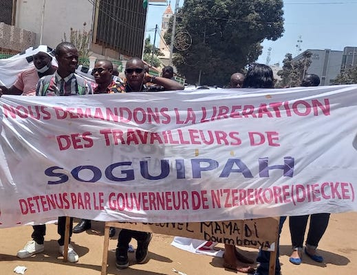 Des travailleurs de la Soguipah manifestent à Kaloum