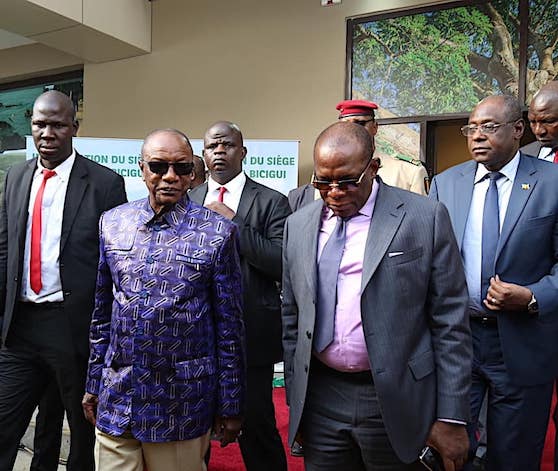 Alpha Condé l'ancien président guinéen, Kassory Fofana (Premier ministre) lors de l'inauguration du siège de l'ANIES