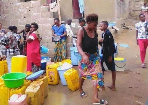 Feature image Des citoyens en quête d'eau à Kankan