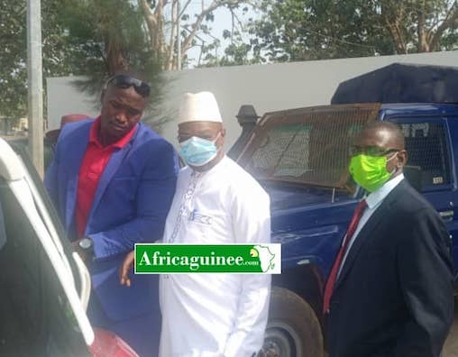 Dr Ousmane Kaba, leader du PADES à la sortie des locaux Direction Centrale des Investigations Judiciaires de la Gendarmerie Nationale (DCIJ-GN)