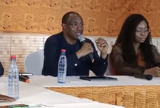 Le Premier ministre Mohamed Béavogui en conférence de presse