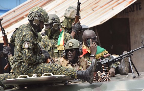 Des militaires dans les rues de Conakry le jour du coup d'Etat du 05 septembre