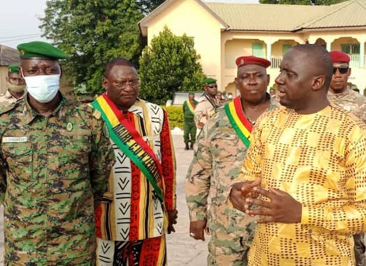 Mory Condé, ministre de l'Administration du territoire et de la décentralisation et des administrateurs territoriaux de N'Zérékoré