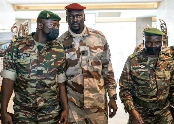 Amara Camara, Secrétaire général à la Présidence, Mamadi Doumbouya, président de la transition, Sadiba Koulibaly,