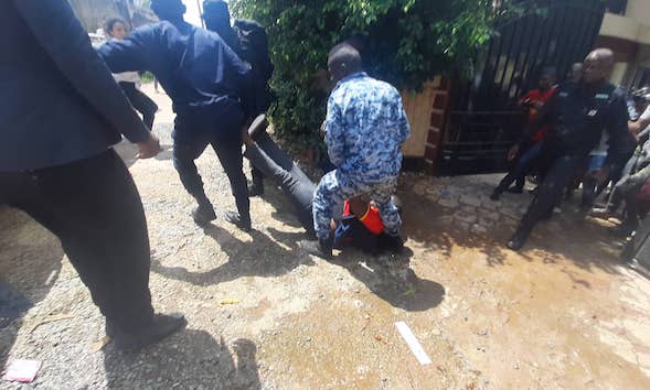 Arrestation musclée de Foniké Mengué à Conakry