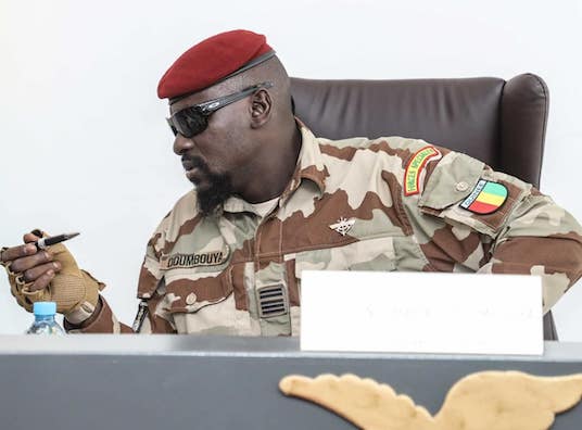 Colonel Mamadi Doumbouya, président de la transition guinéenne