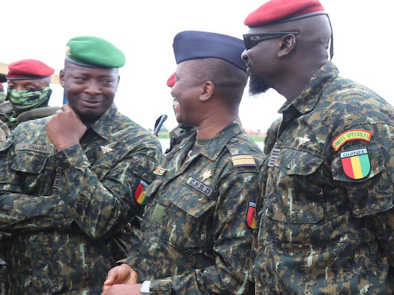 Colonel Mamadi Doumbouya, président de la transition guinéenne et des membres du CNRD