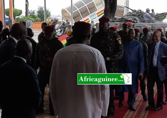 Colonel Mamadi Doumbouya, président de la transition guinéenne à l'aéroport Ahmed Sékou Touré de Conakry