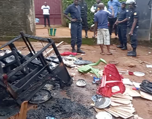 Feature image Des citoyens incendient une maison à Kobaya