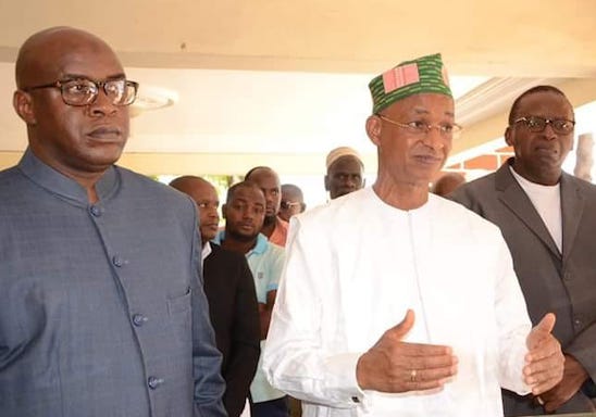 Feature image Cellou Dalein Diallo, leader de l'UFDG, entourés de deux des vice-présidents du parti, Fodé Oussou Fofana et Ibrahima Chérif Bah