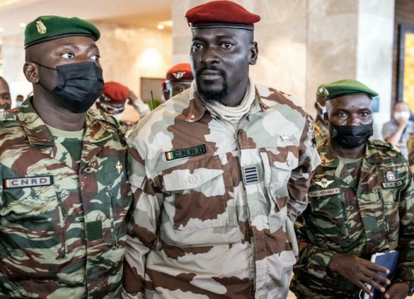 Feature image Amara Camara, Secrétaire général à la Présidence, Mamadi Doumbouya, président de la transition, Sadiba Koulibaly, chef d'Etat-major général des armées