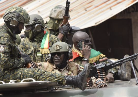 Des militaires dans les rues de Conakry le jour du coup d'Etat du 05 septembre