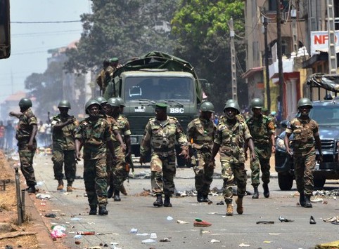 Des militaires dans les rues de Conakry, image d'archive