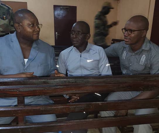 Feature image Maitre Salifou Béavogui et ses clients Saikou Yaya Barry et Ibrahima Diallo