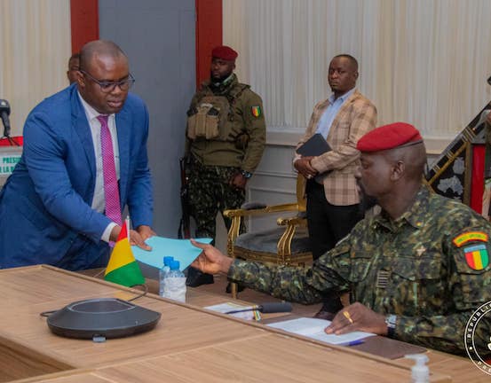 Colonel Mamadi Doumbouya, président de la transition guinéenne et Bernard Gomou, Premier ministre par intérim