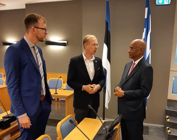 Cellou Dalein Diallo avec des Libéraux estoniens