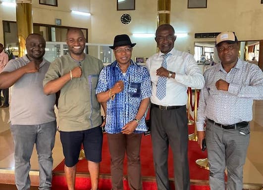 Moussa Dadis Camara entouré de ses avocats