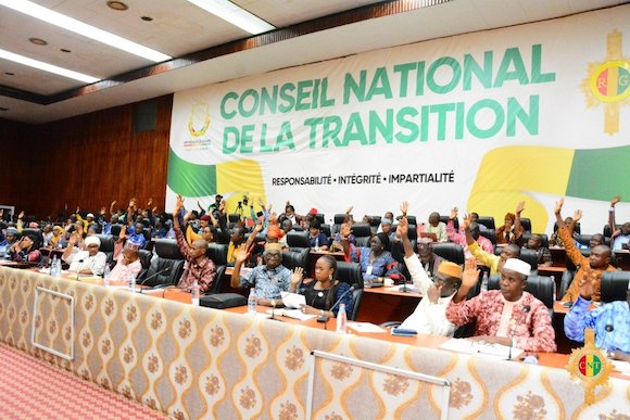 Les conseillers nationaux adoptent le volet recette de la Loi de Finances rectificative 2022