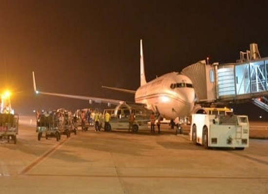 Un avion sur la piste de l'Aéroport International Ahmed Sékou Touré de Conakry, image d'archive