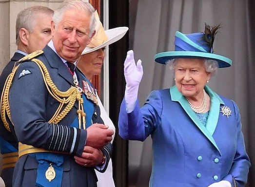 Feature image La reine Elizabeth 2 et son fils Charles, image d'archive
