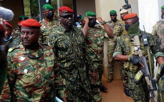 Colonel Mamadi Doumbouya, président de la transition guinéenne et des membres du CNRD