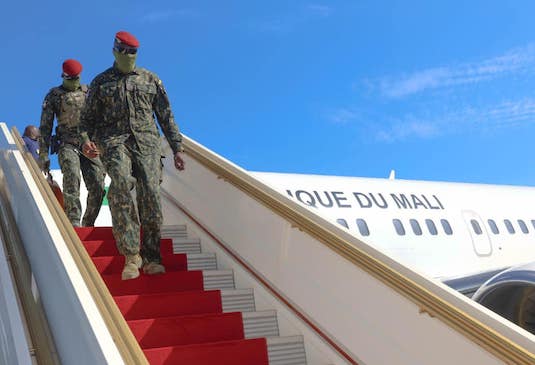 Colonel Mamadi Doumbouya, président de la transition guinéenne en déplacement au Mali